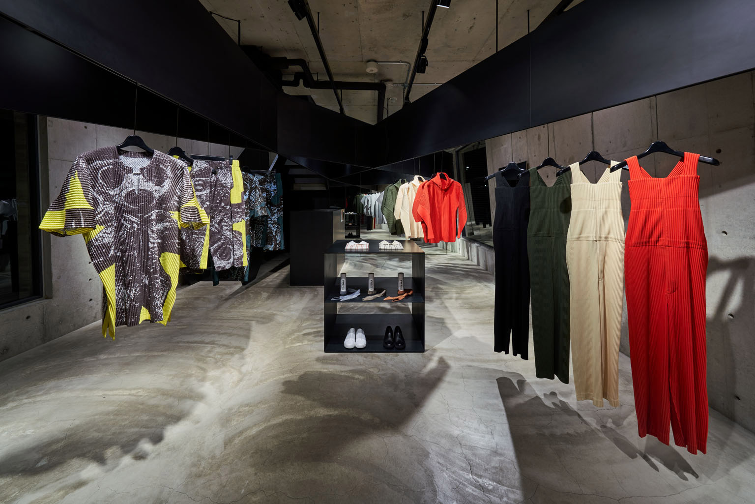 HOMME PLISSÉ ISSEY MIYAKE / DAIKANYAMA