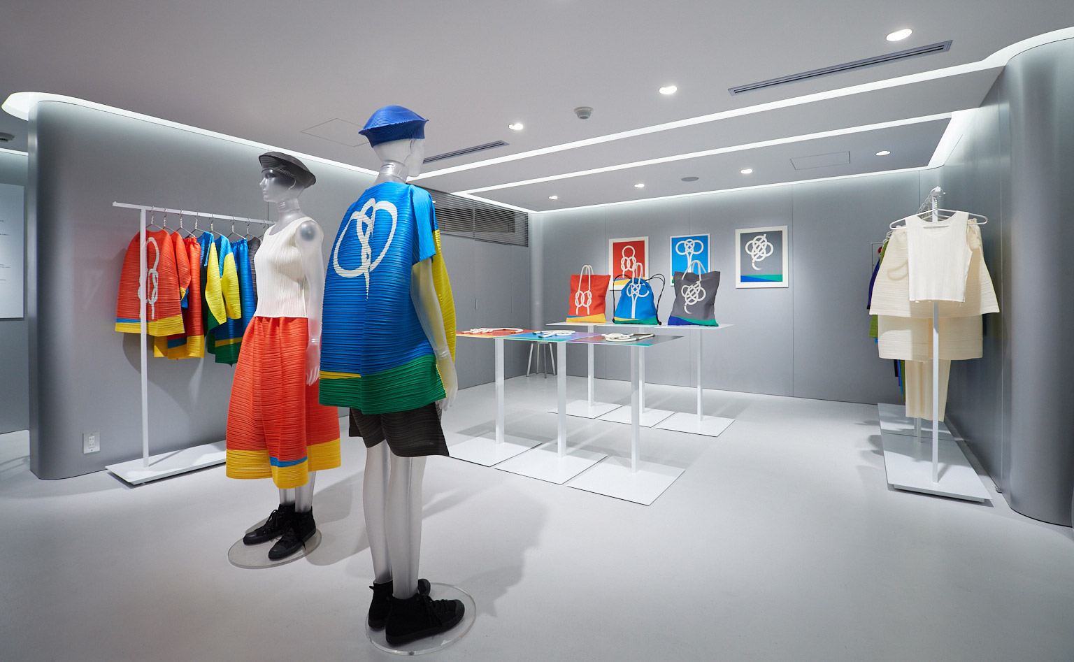me ISSEY MIYAKE / AOYAMA