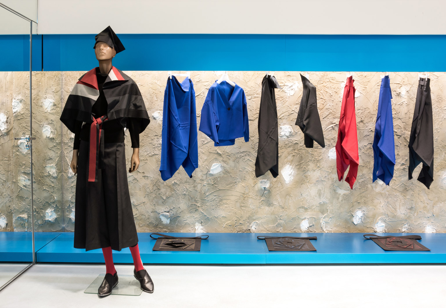 132 5. ISSEY MIYAKE