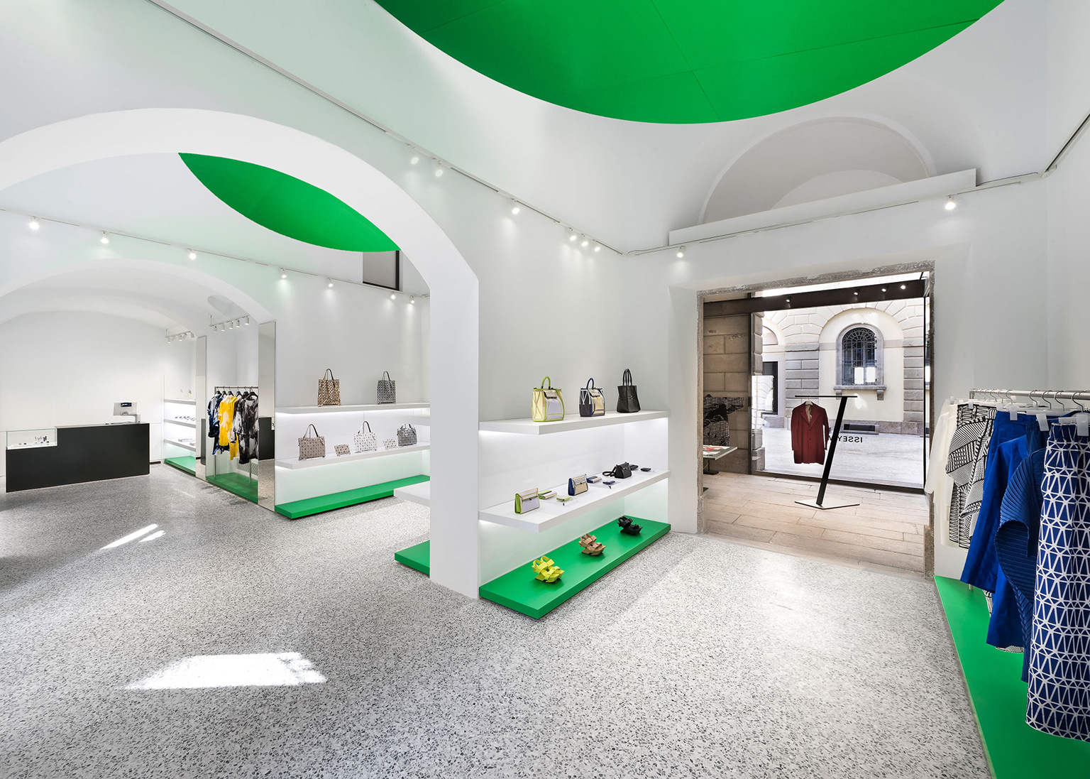 ISSEY MIYAKE / MILAN