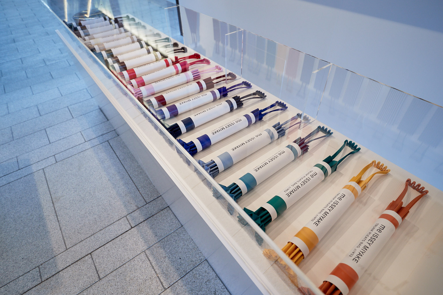 21 COLORS BAR