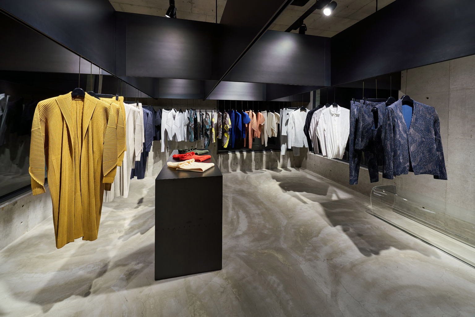 HOMME PLISSÉ ISSEY MIYAKE / DAIKANYAMA
