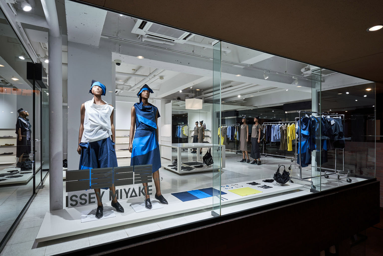 132 5. ISSEY MIYAKE