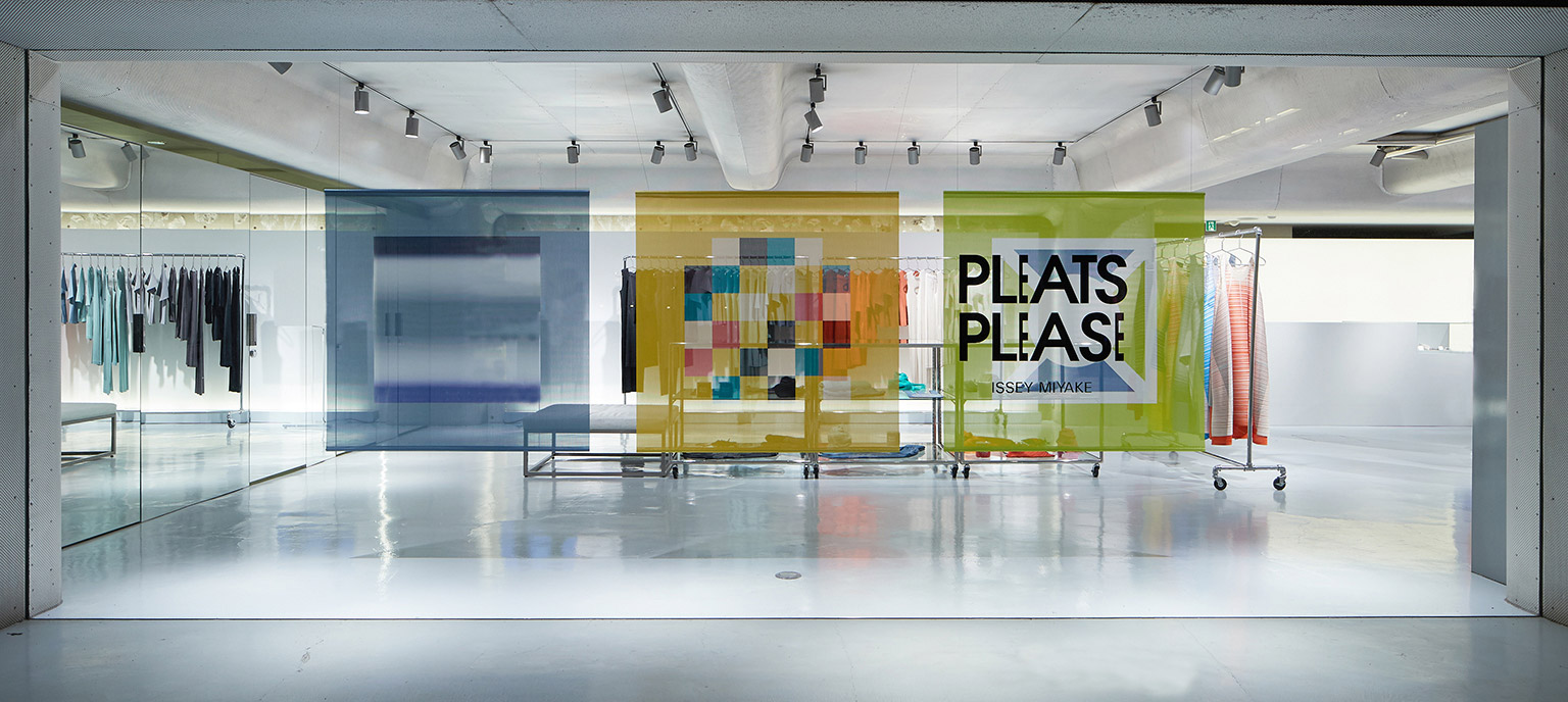 PLEATS PLEASE ISSEY MIYAKE / AOYAMA