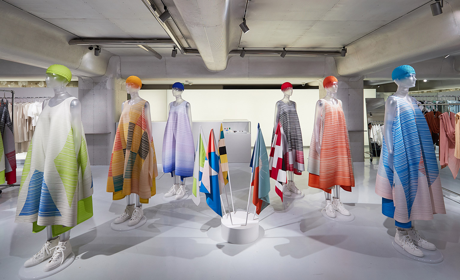 PLEATS PLEASE ISSEY MIYAKE / AOYAMA