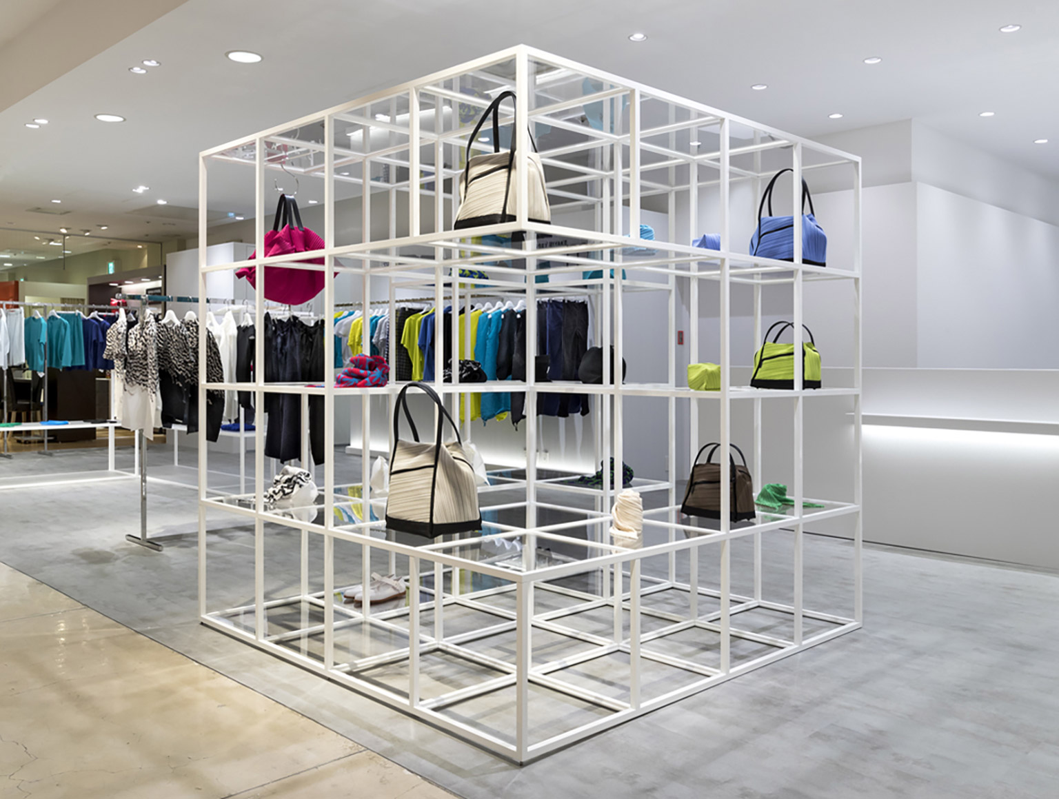 PLEATS PLEASE ISSEY MIYAKE IWATAYA