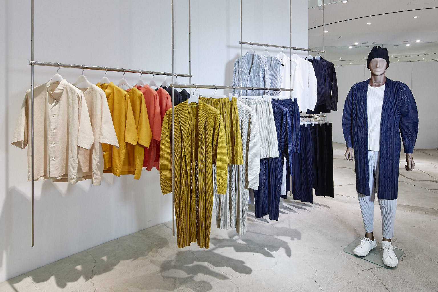 HOMME PLISSÉ ISSEY MIYAKE