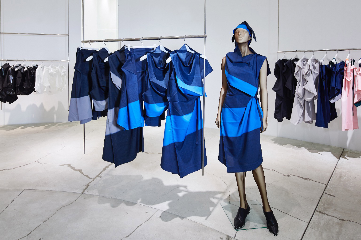 132 5. ISSEY MIYAKE