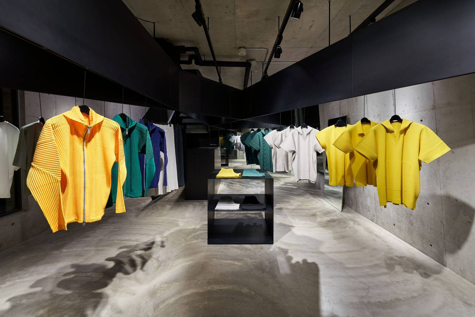 HOMME PLISSÉ ISSEY MIYAKE / DAIKANYAMA