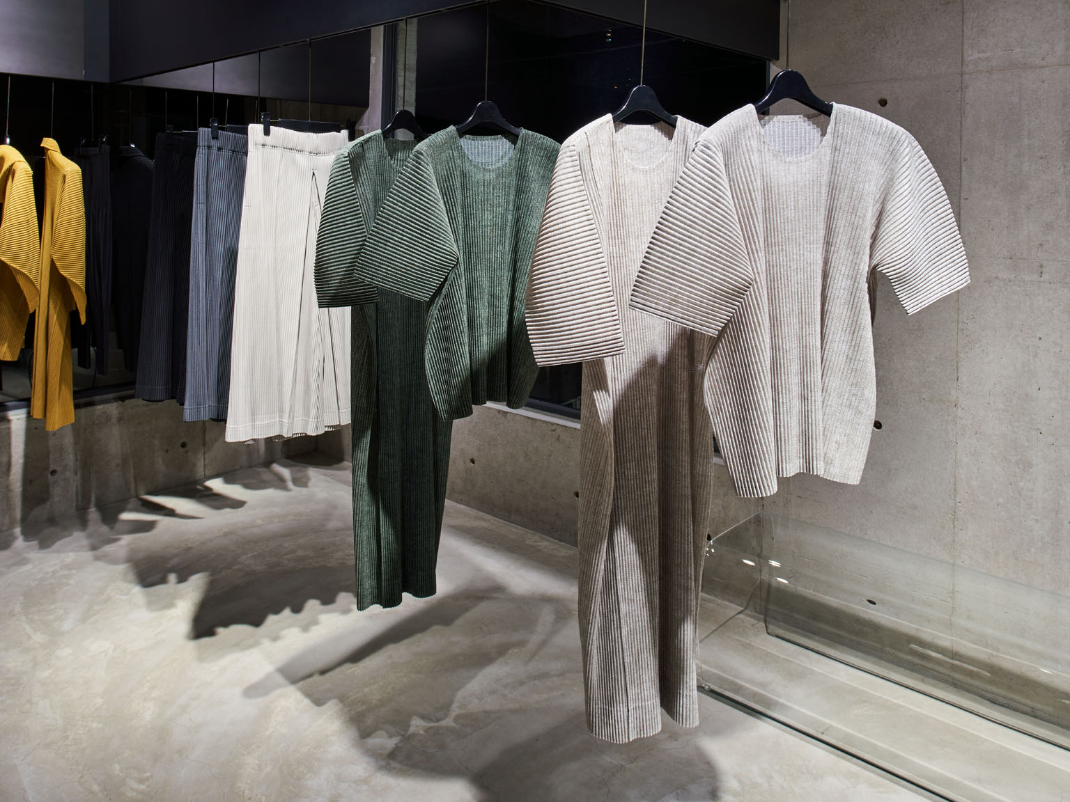 HOMME PLISSÉ ISSEY MIYAKE / DAIKANYAMA