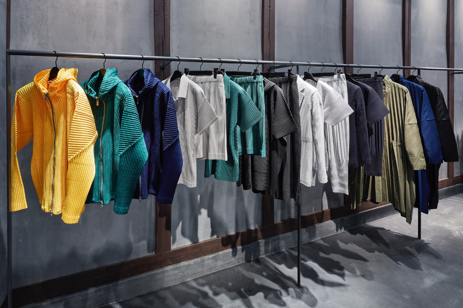 HOMME PLISSÉ ISSEY MIYAKE