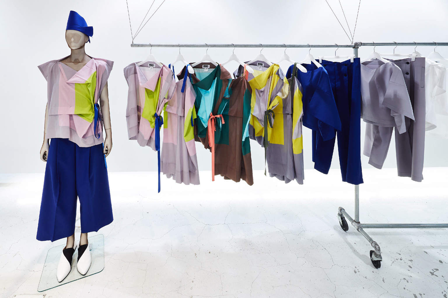 132 5. ISSEY MIYAKE