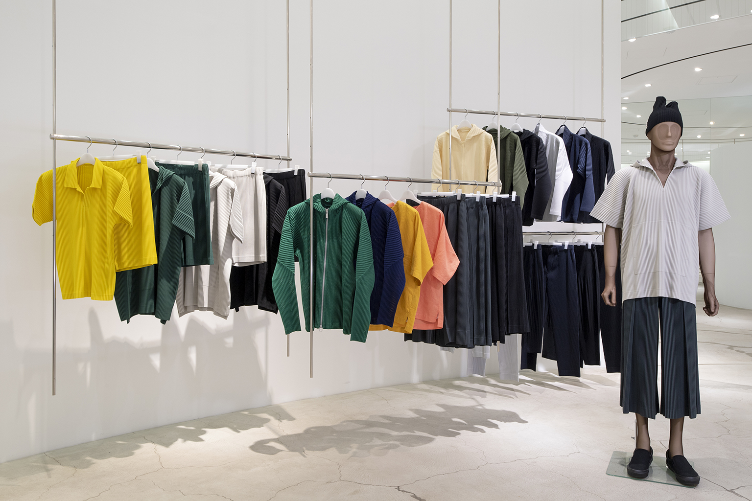 HOMME PLISSÉ ISSEY MIYAKE