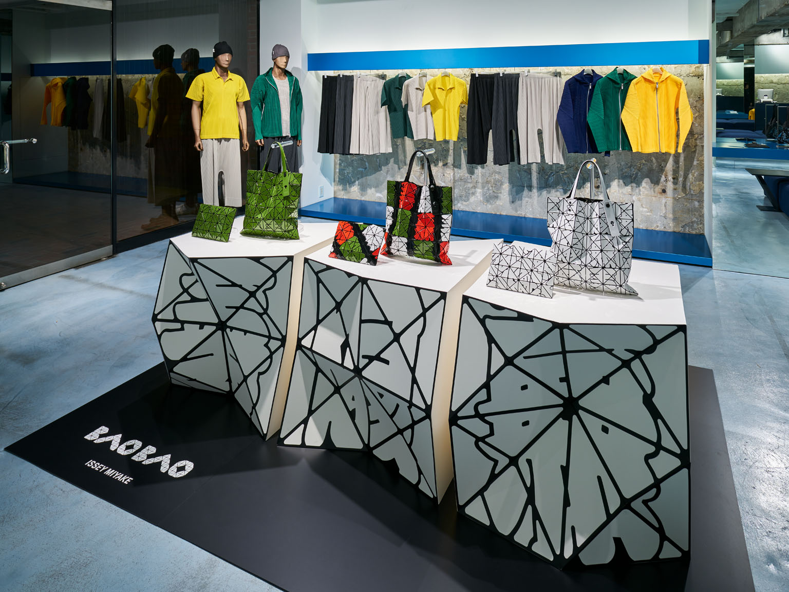 REALITY LAB. ISSEY MIYAKE