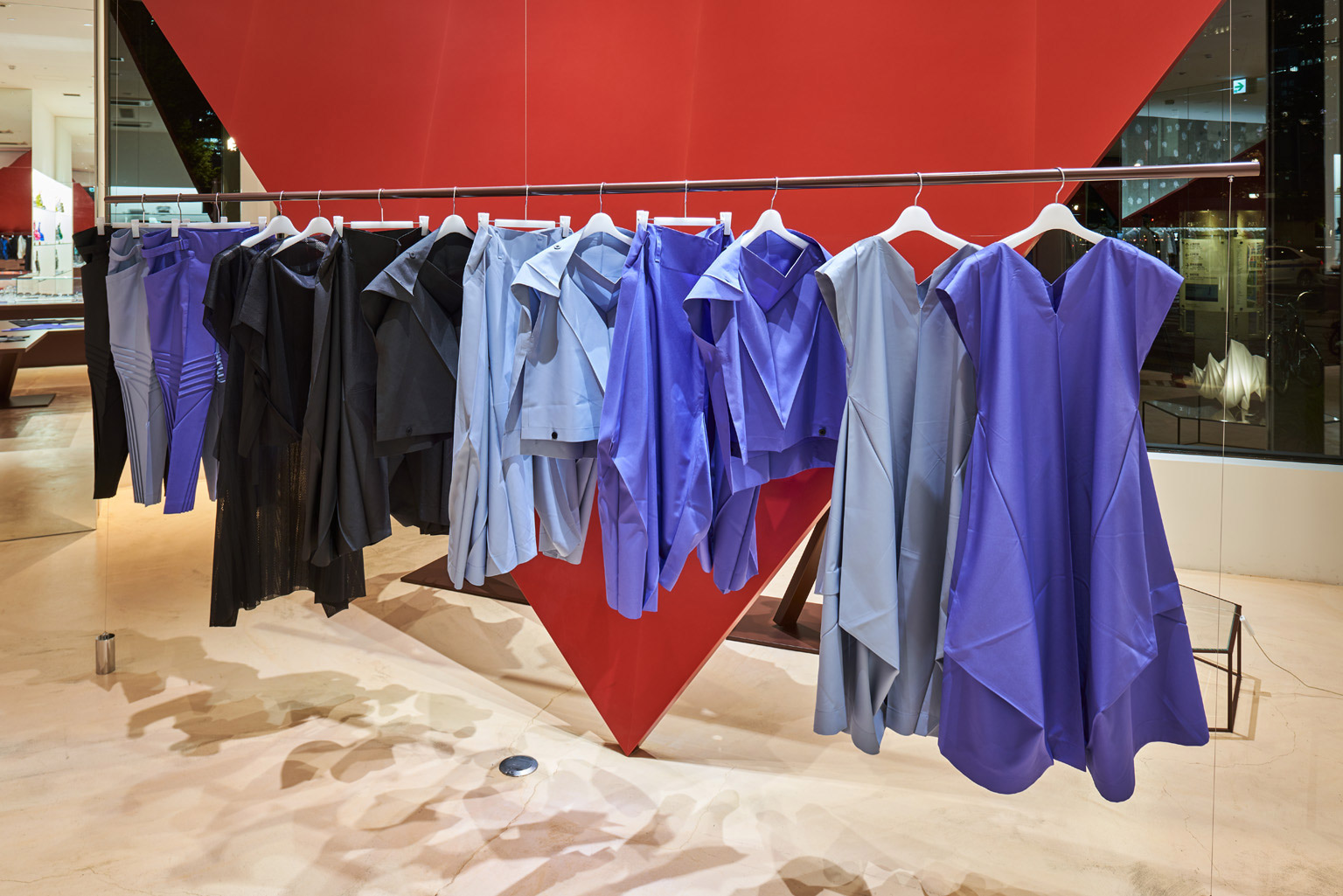 132 5. ISSEY MIYAKE