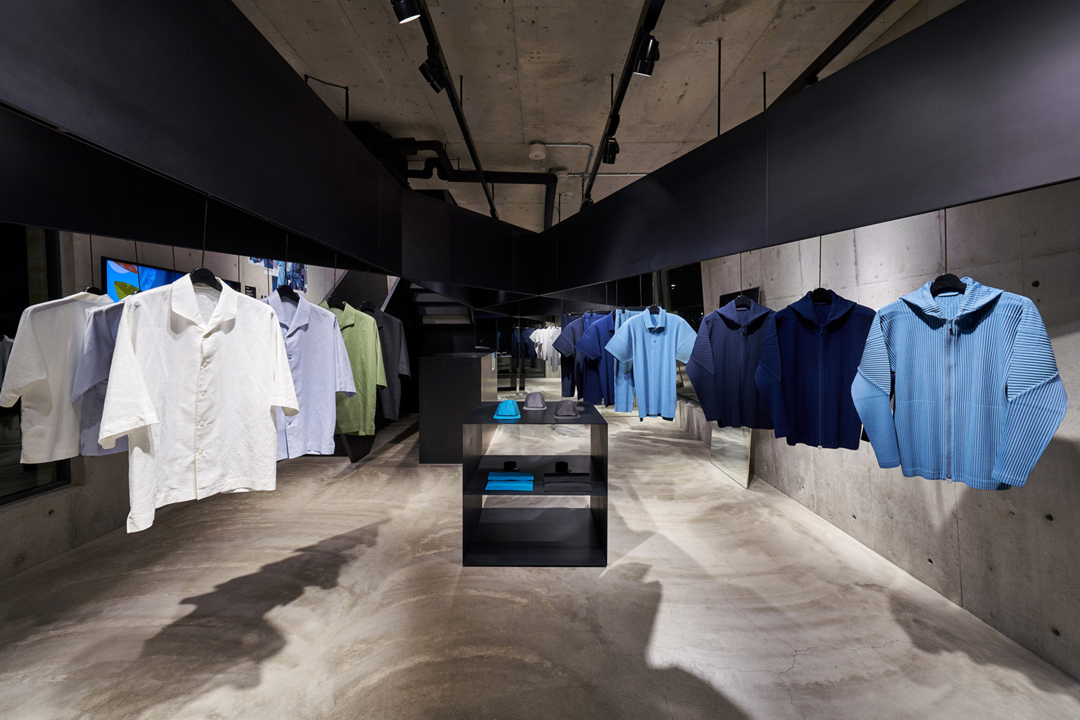HOMME PLISSÉ ISSEY MIYAKE / DAIKANYAMA