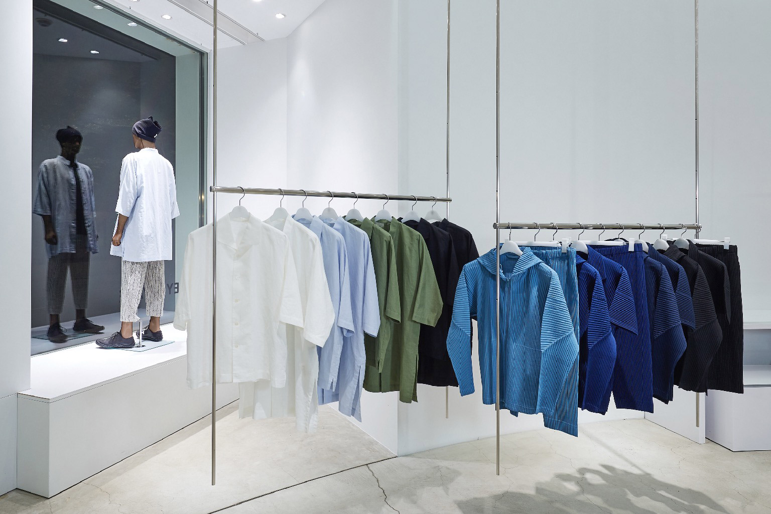 HOMME PLISSÉ ISSEY MIYAKE