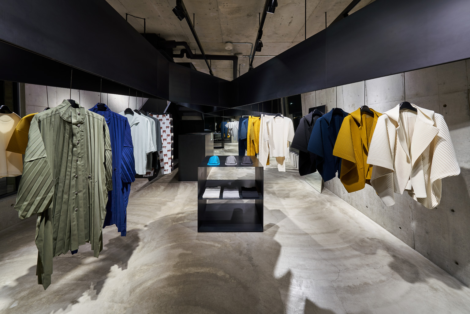 HOMME PLISSÉ ISSEY MIYAKE / DAIKANYAMA