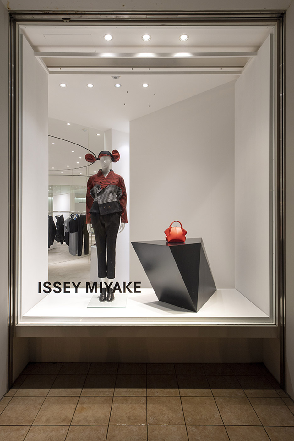 ISSEY MIYAKE