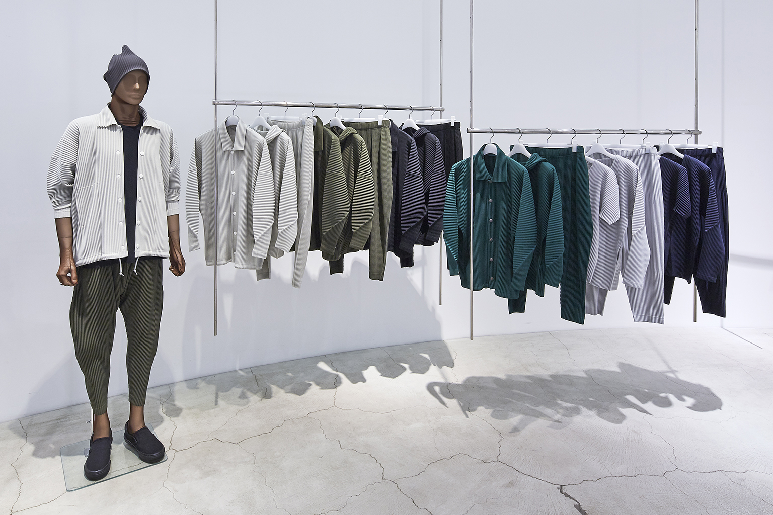 HOMME PLISSÉ ISSEY MIYAKE