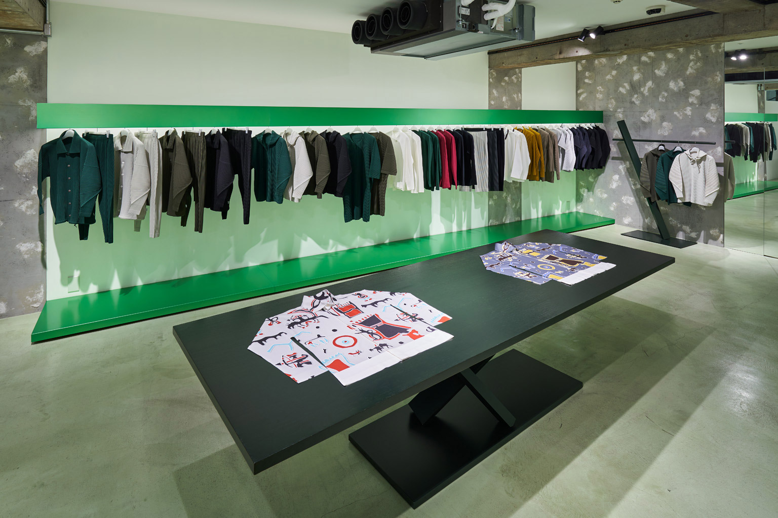 HOMME PLISSÉ ISSEY MIYAKE