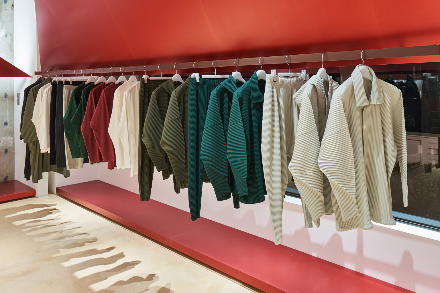 HOMME PLISSÉ ISSEY MIYAKE