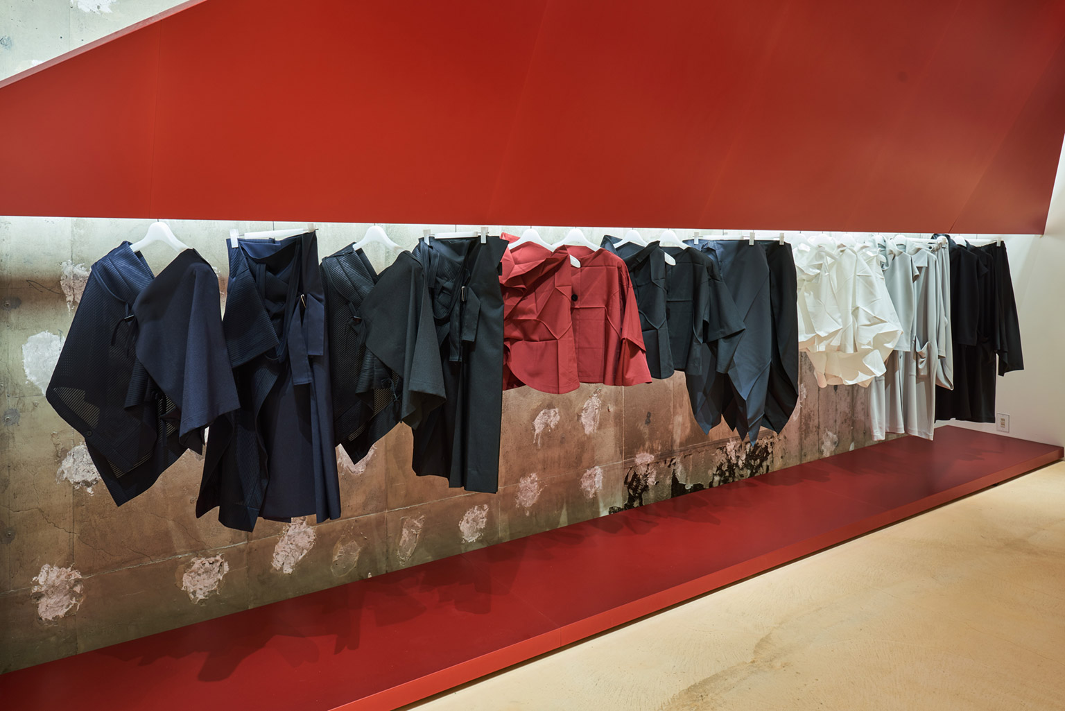 132 5. ISSEY MIYAKE