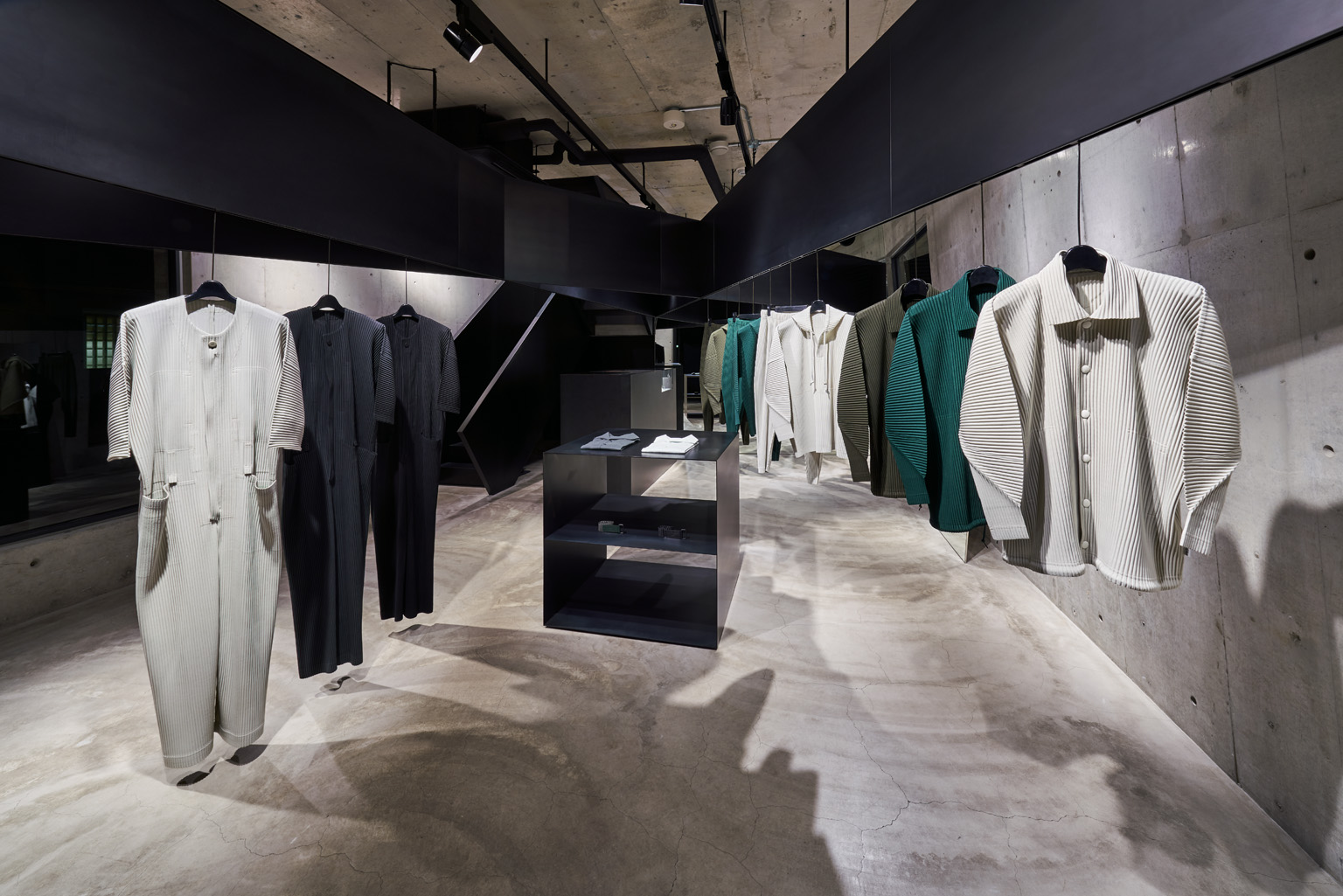 HOMME PLISSÉ ISSEY MIYAKE / DAIKANYAMA