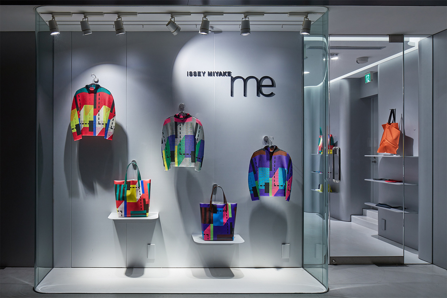 me ISSEY MIYAKE / AOYAMA