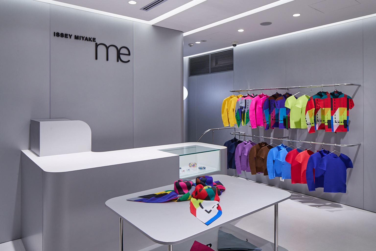 me ISSEY MIYAKE / AOYAMA