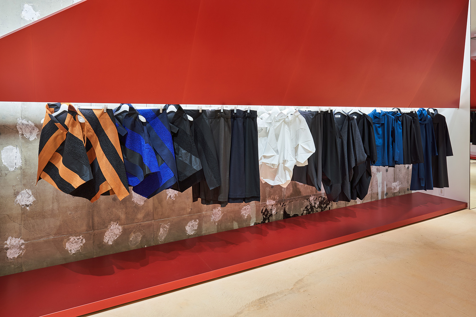 132 5. ISSEY MIYAKE