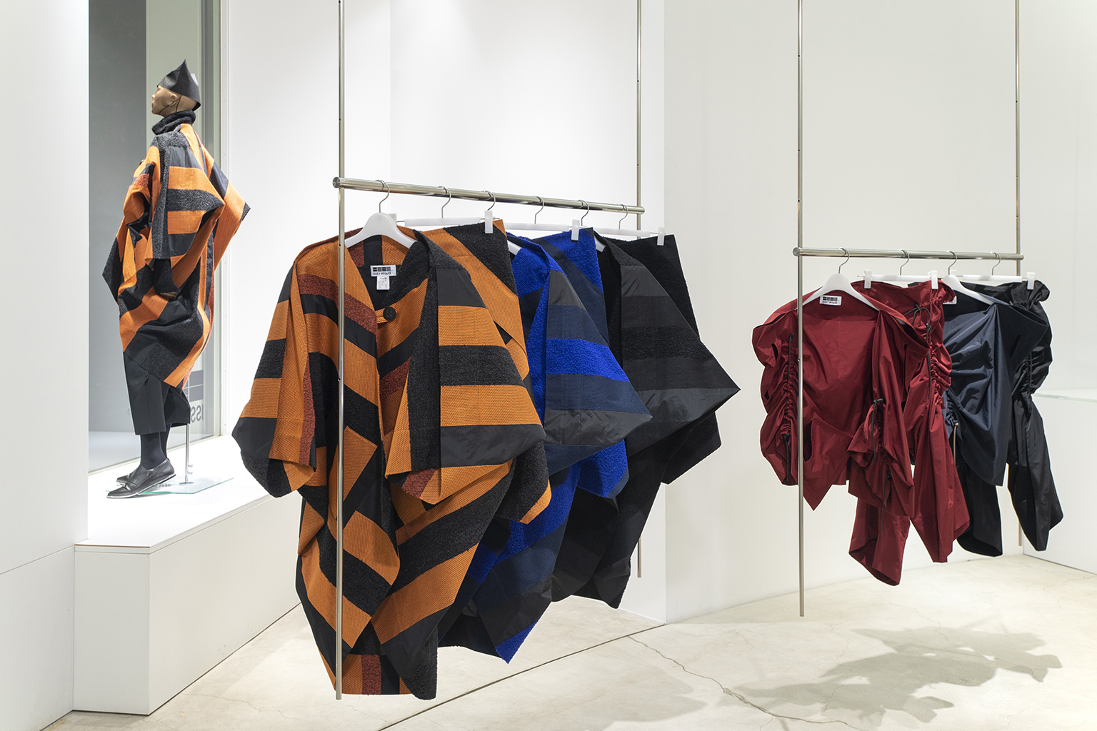 132 5. ISSEY MIYAKE