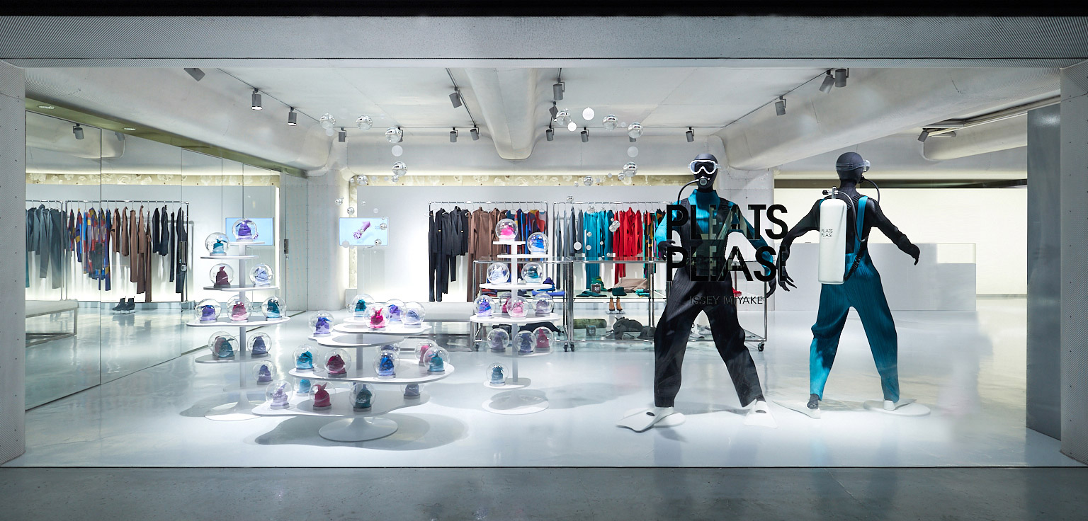 PLEATS PLEASE ISSEY MIYAKE / AOYAMA