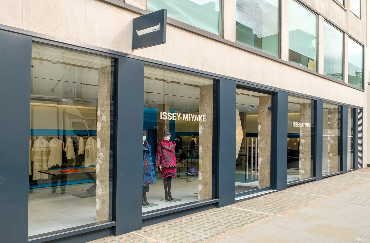 ISSEY MIYAKE / LONDON 10 BROOK