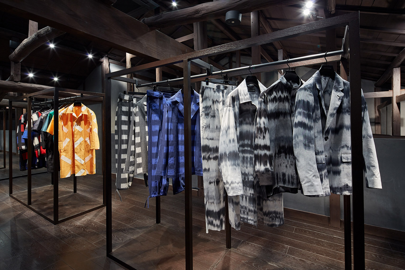 KURA Exhibition: Resist Dyeing & Brushing Weave Pattern—Kyoto’s Craftsmanship