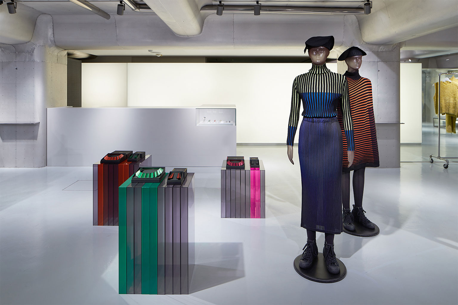 PLEATS PLEASE ISSEY MIYAKE / AOYAMA