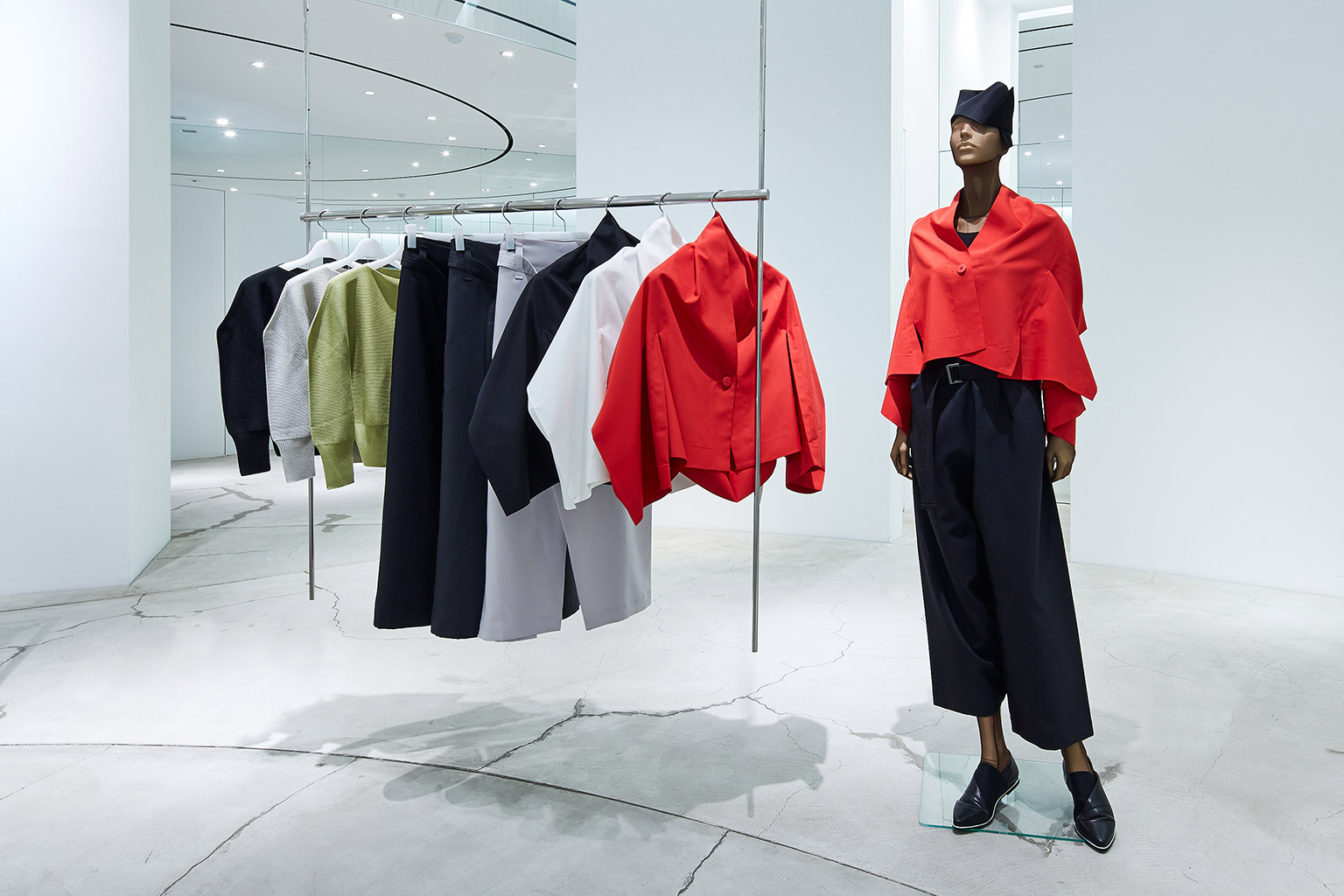 132 5. ISSEY MIYAKE