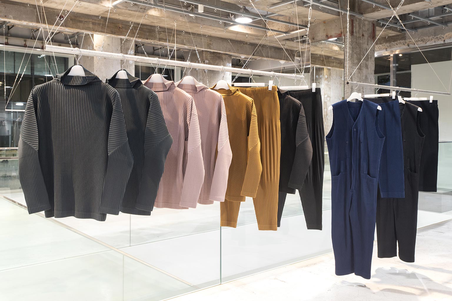 HOMME PLISSÉ ISSEY MIYAKE