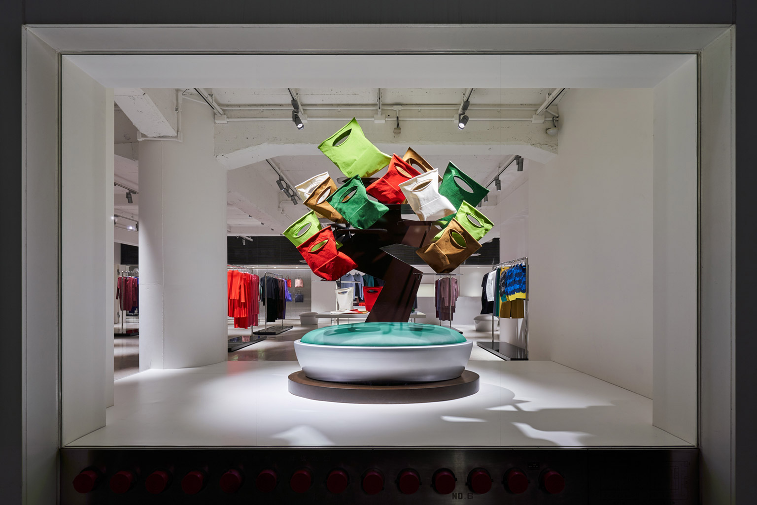ISSEY MIYAKE GINZA / OMOTE