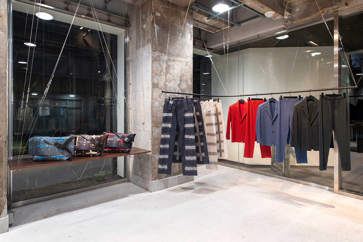 HOMME PLISSÉ ISSEY MIYAKE