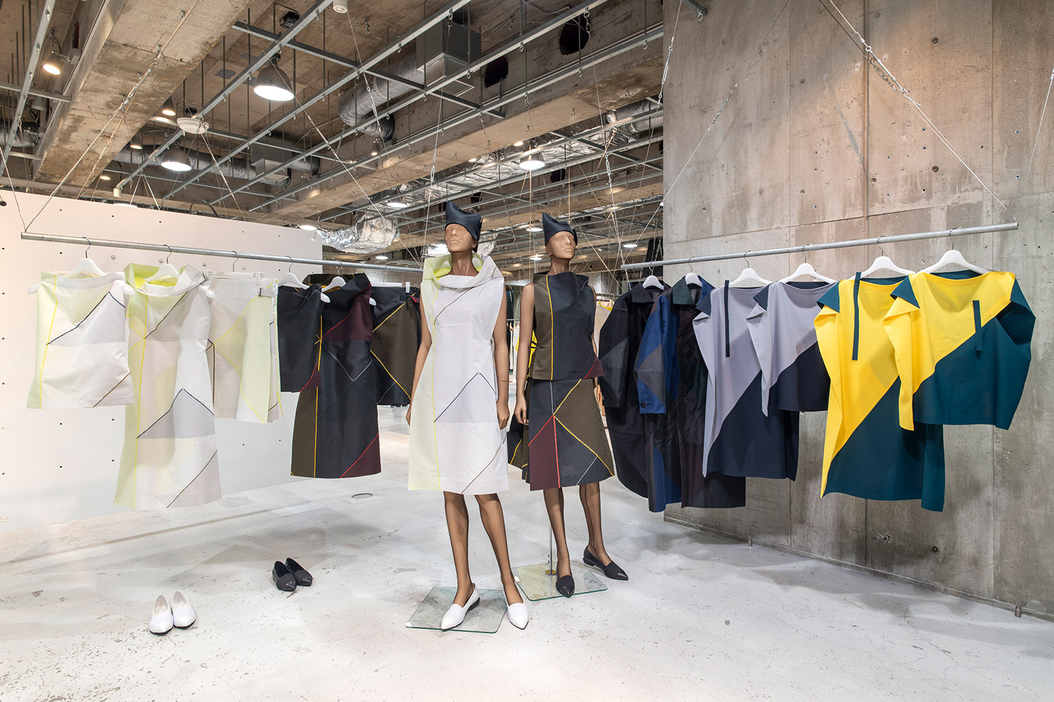 132 5. ISSEY MIYAKE