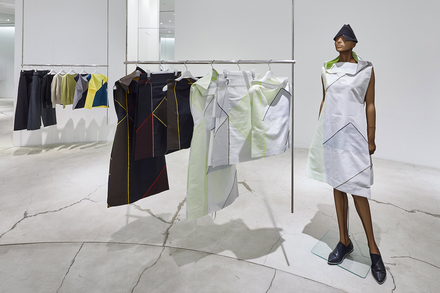 132 5. ISSEY MIYAKE
