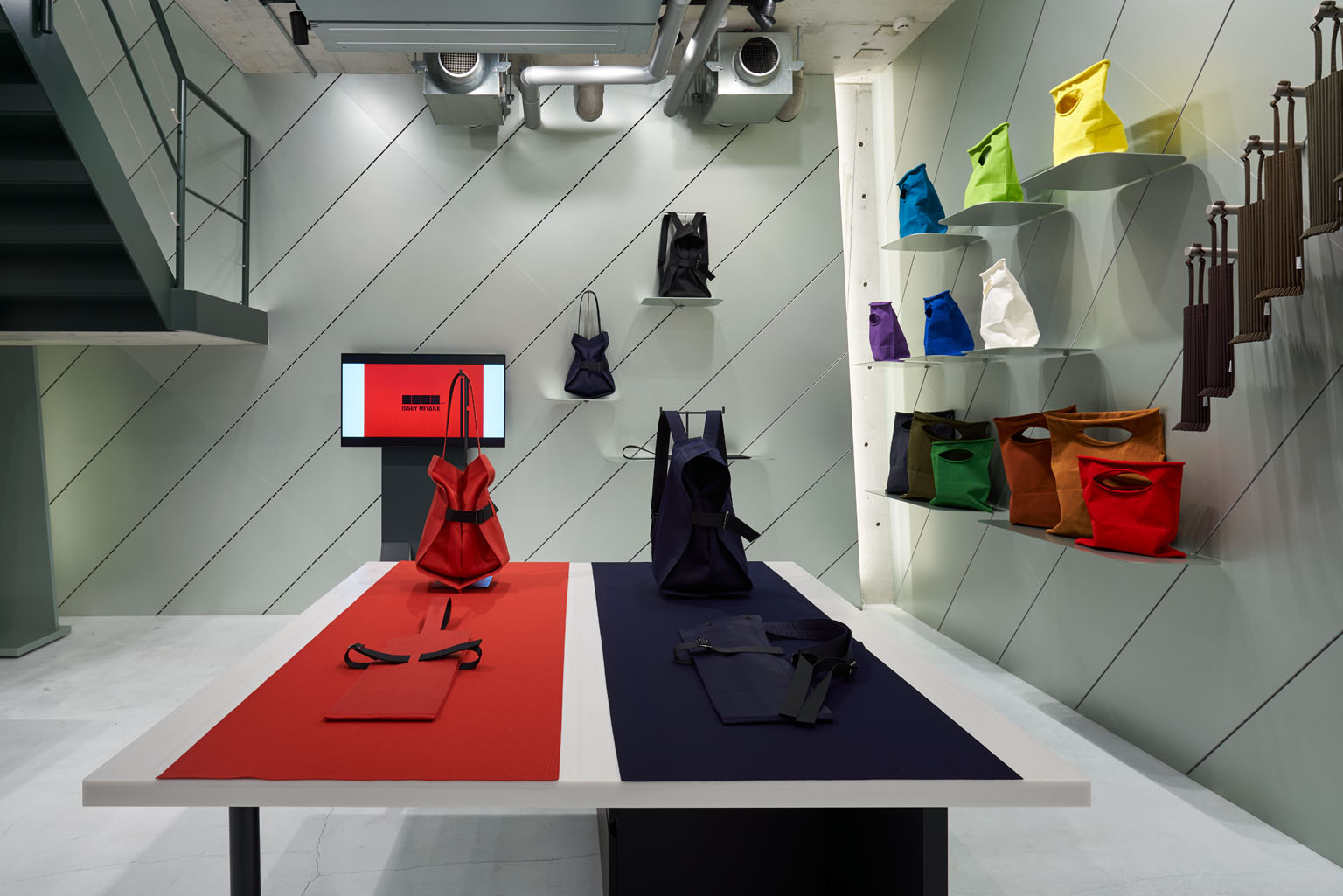 GOOD GOODS ISSEY MIYAKE / DAIKANYAMA