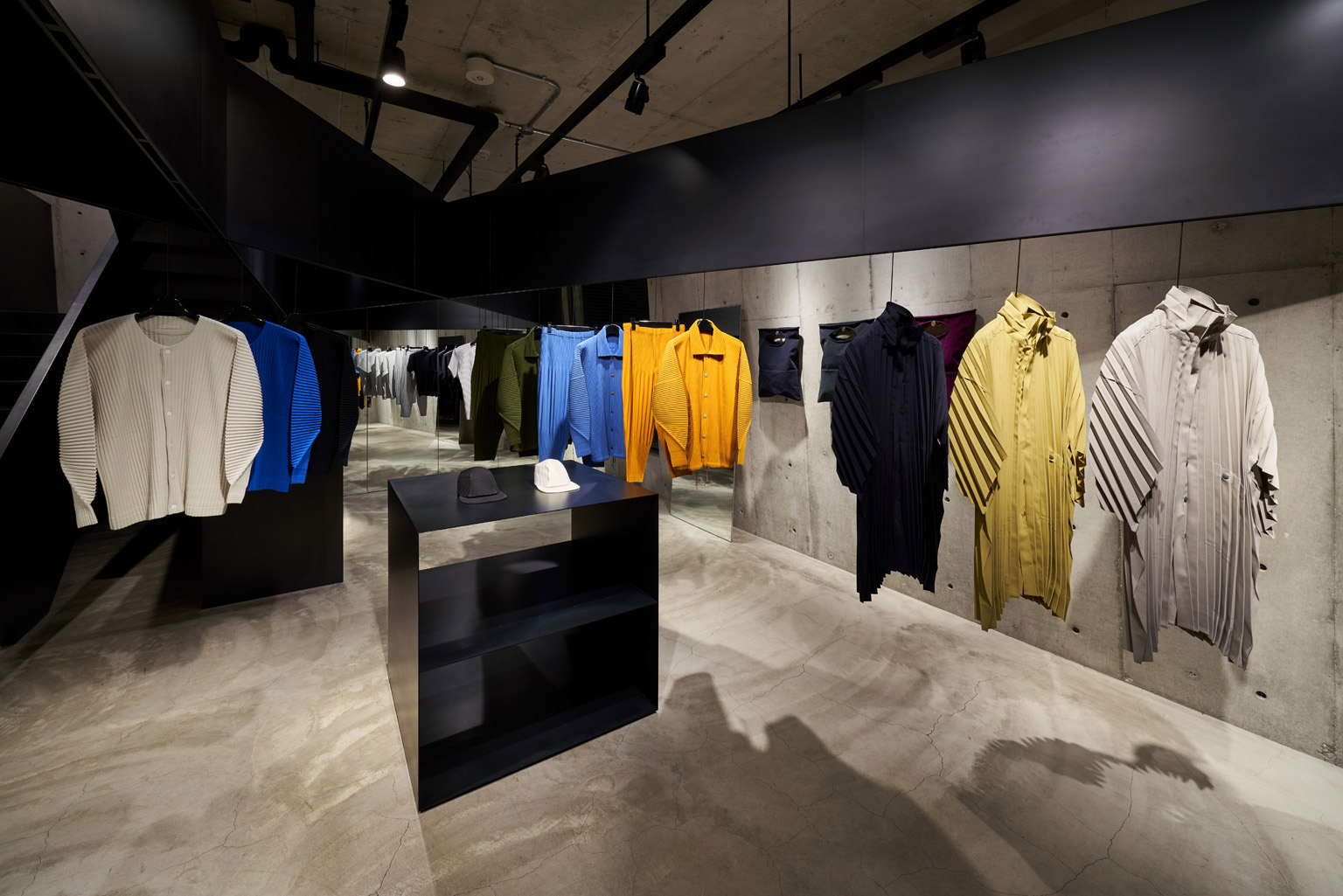 HOMME PLISSÉ ISSEY MIYAKE / DAIKANYAMA