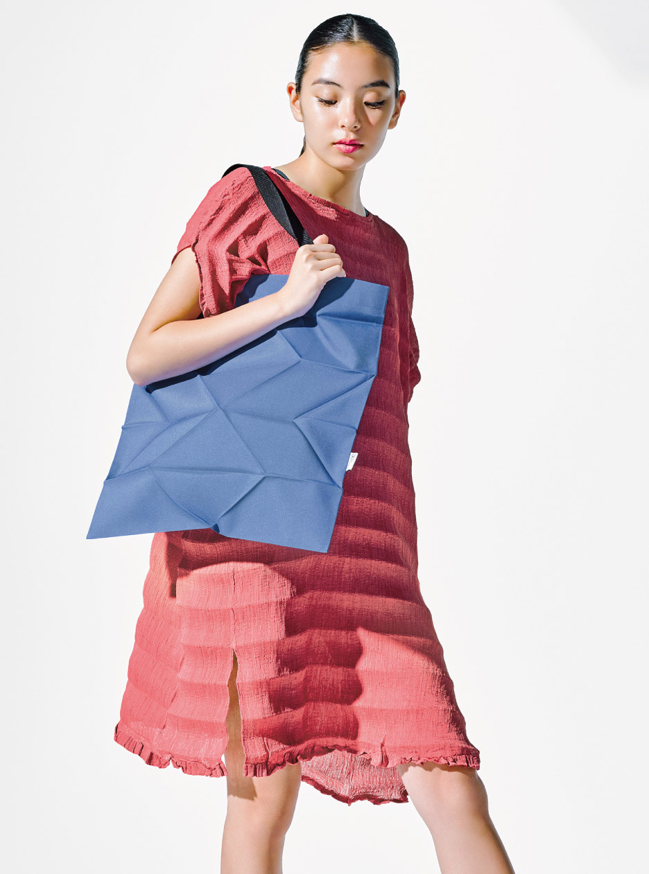 RIPPLE SEE-THROUGH CREPE