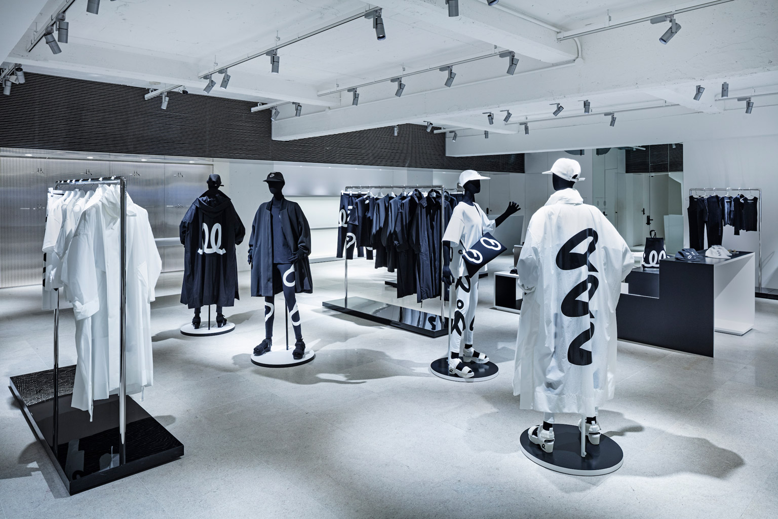 ISSEY MIYAKE GINZA / OMOTE