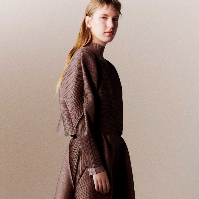 PLEATS PLEASE ISSEY MIYAKE | ブランド | ISSEY MIYAKE INC ...