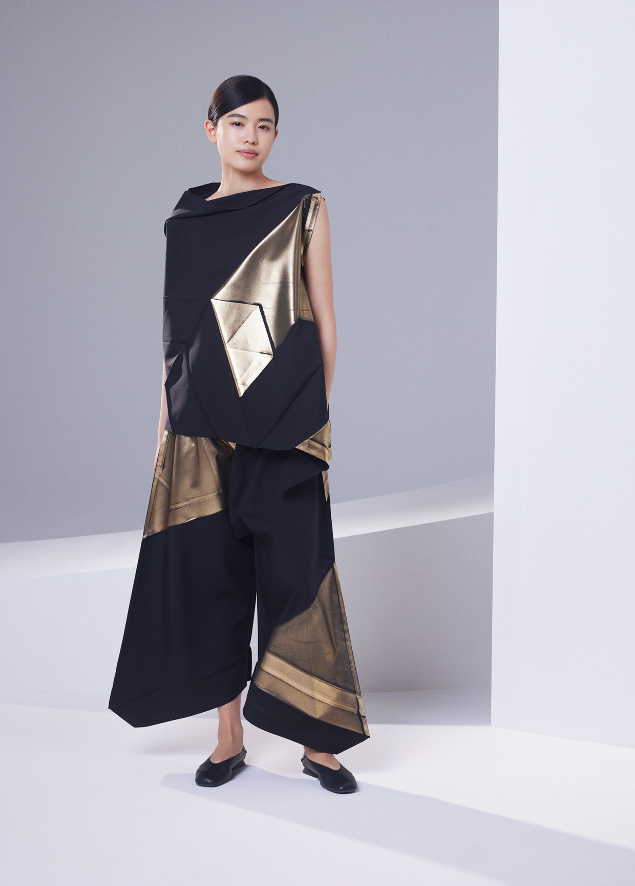 132 5. ISSEY MIYAKE | ブランド | ISSEY MIYAKE INC. — イッセイ ミヤケ